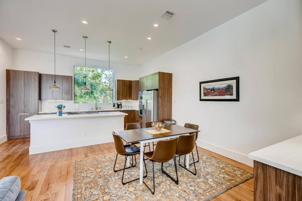 4 Story Home Mins To Downtown Houston With City Views المظهر الخارجي الصورة