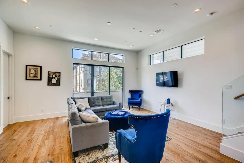 4 Story Home Mins To Downtown Houston With City Views المظهر الخارجي الصورة