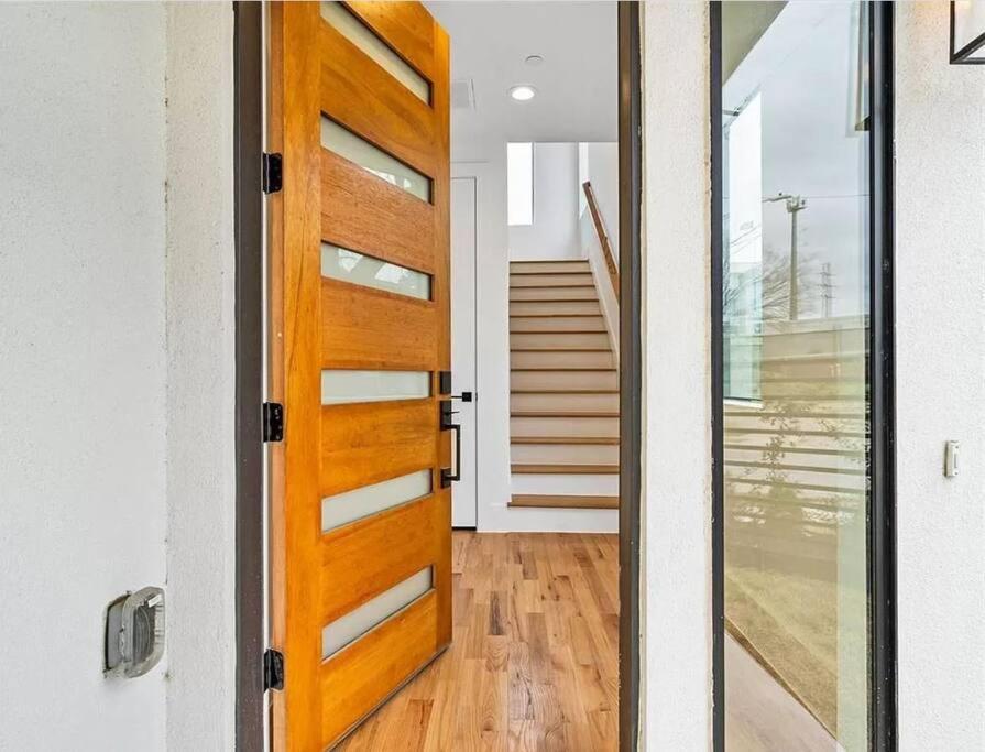 4 Story Home Mins To Downtown Houston With City Views المظهر الخارجي الصورة