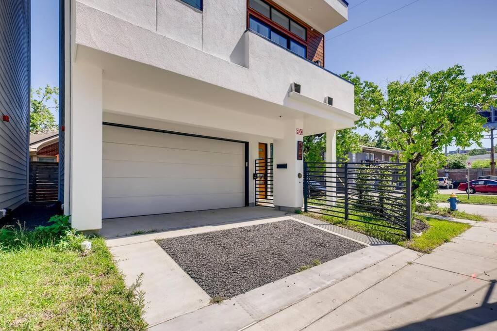 4 Story Home Mins To Downtown Houston With City Views المظهر الخارجي الصورة