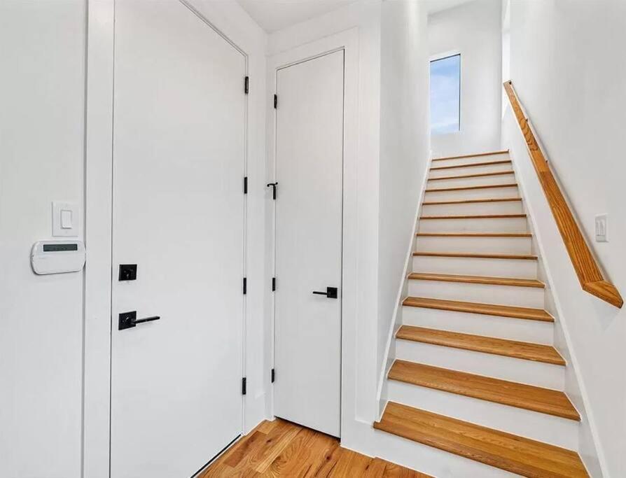 4 Story Home Mins To Downtown Houston With City Views المظهر الخارجي الصورة