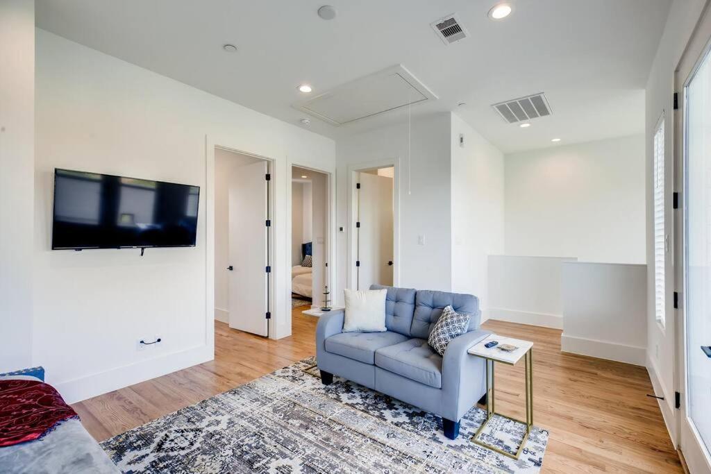 4 Story Home Mins To Downtown Houston With City Views المظهر الخارجي الصورة